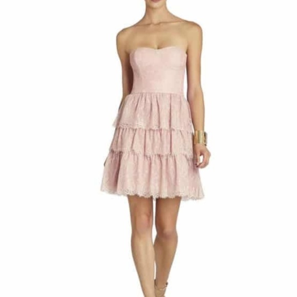 BCBGMaxAzria Dresses & Skirts - BCBG 3 TIERED STRAPLESS LACE PARTY DRESS